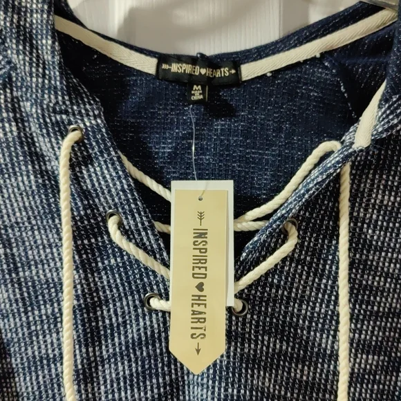 NWT- Inspired Hearts blue/white knit vest with kangaroo pockets and hood. Size M - Picture 2 of 5